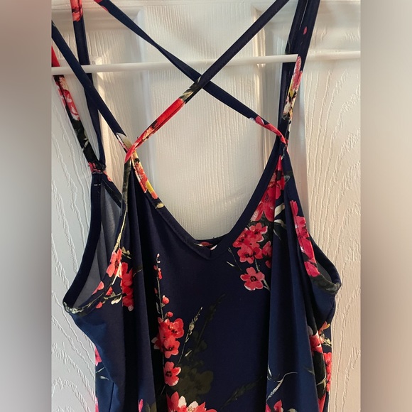 Strappy tank top - Picture 2 of 5